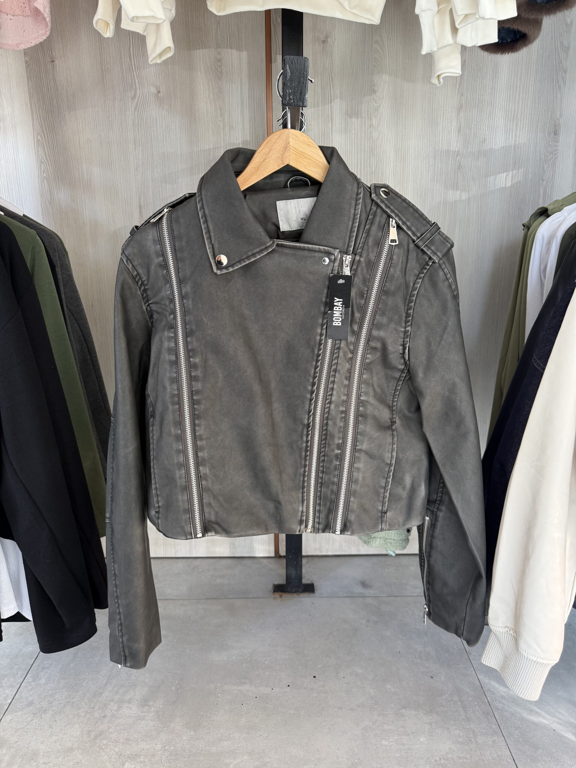 Campera over gris - Bombay