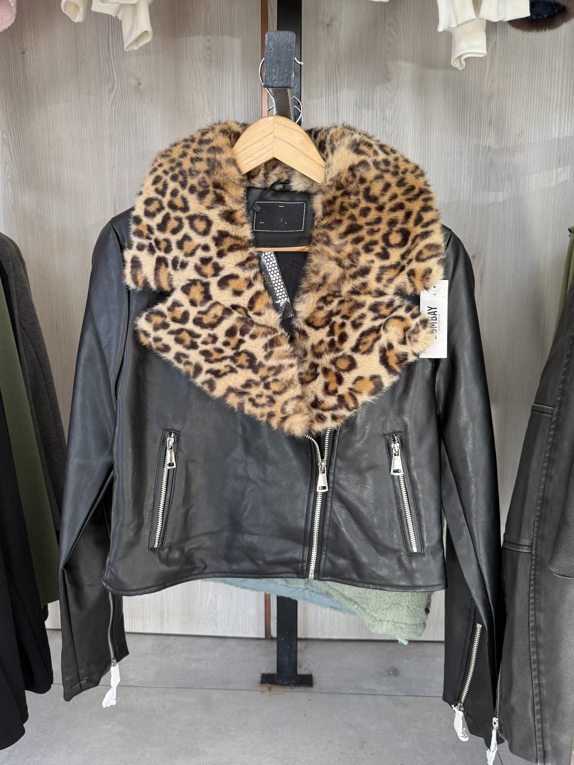 Campera Piel Print - Bombay