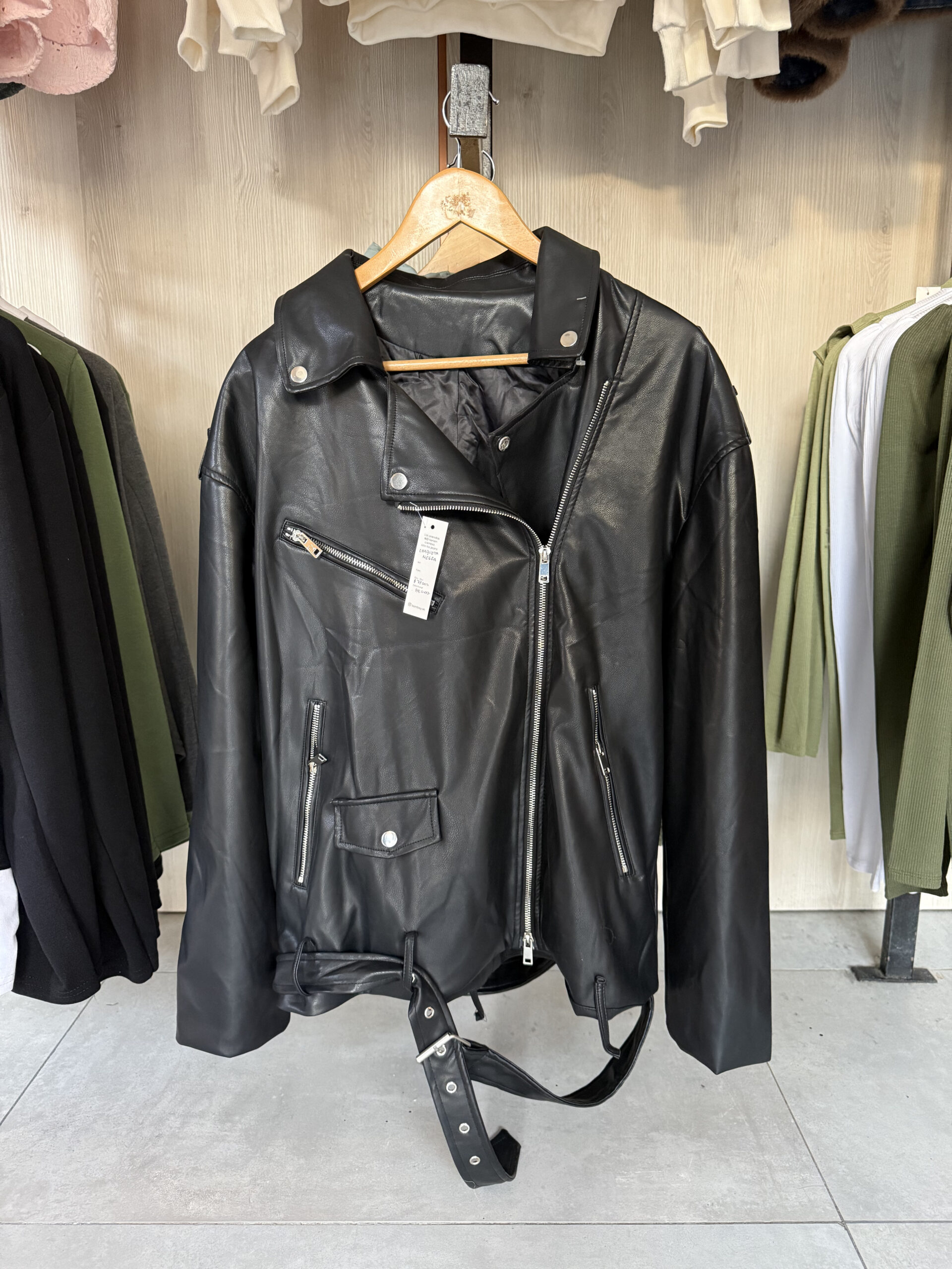 Campera Negra - Bombay
