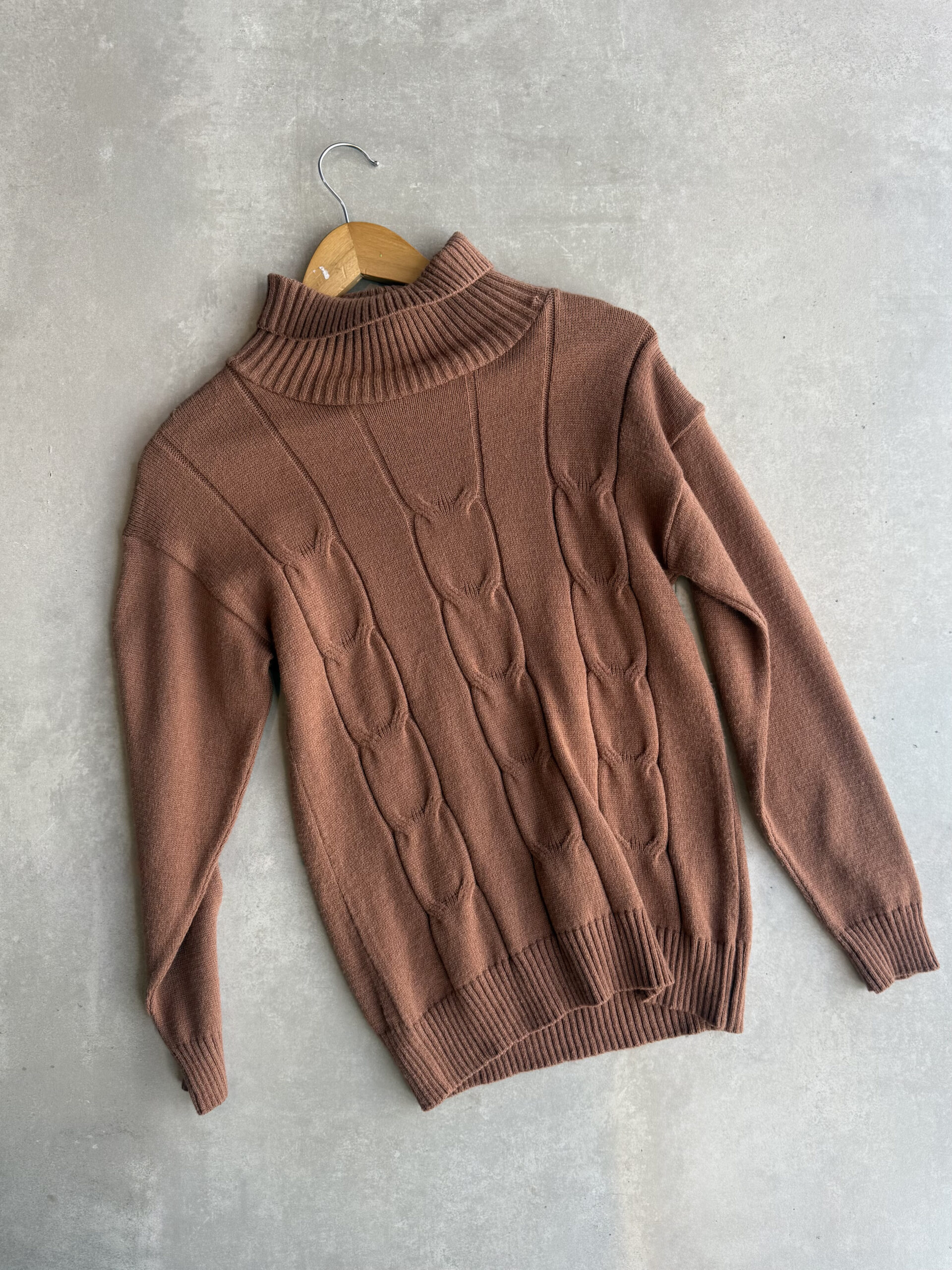 Sweater Polera Marron - Bombay