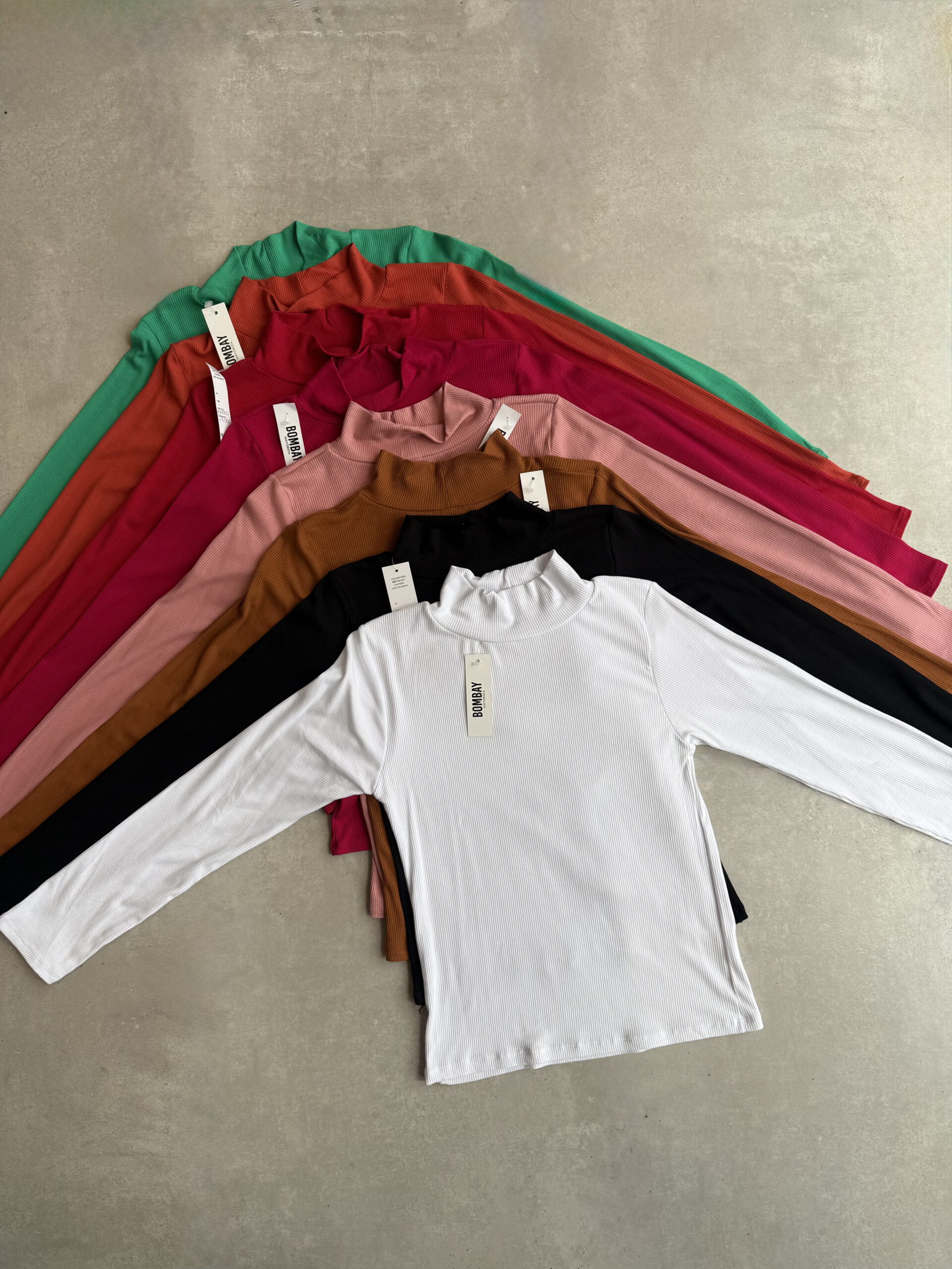 Remera con Cuello - Bombay