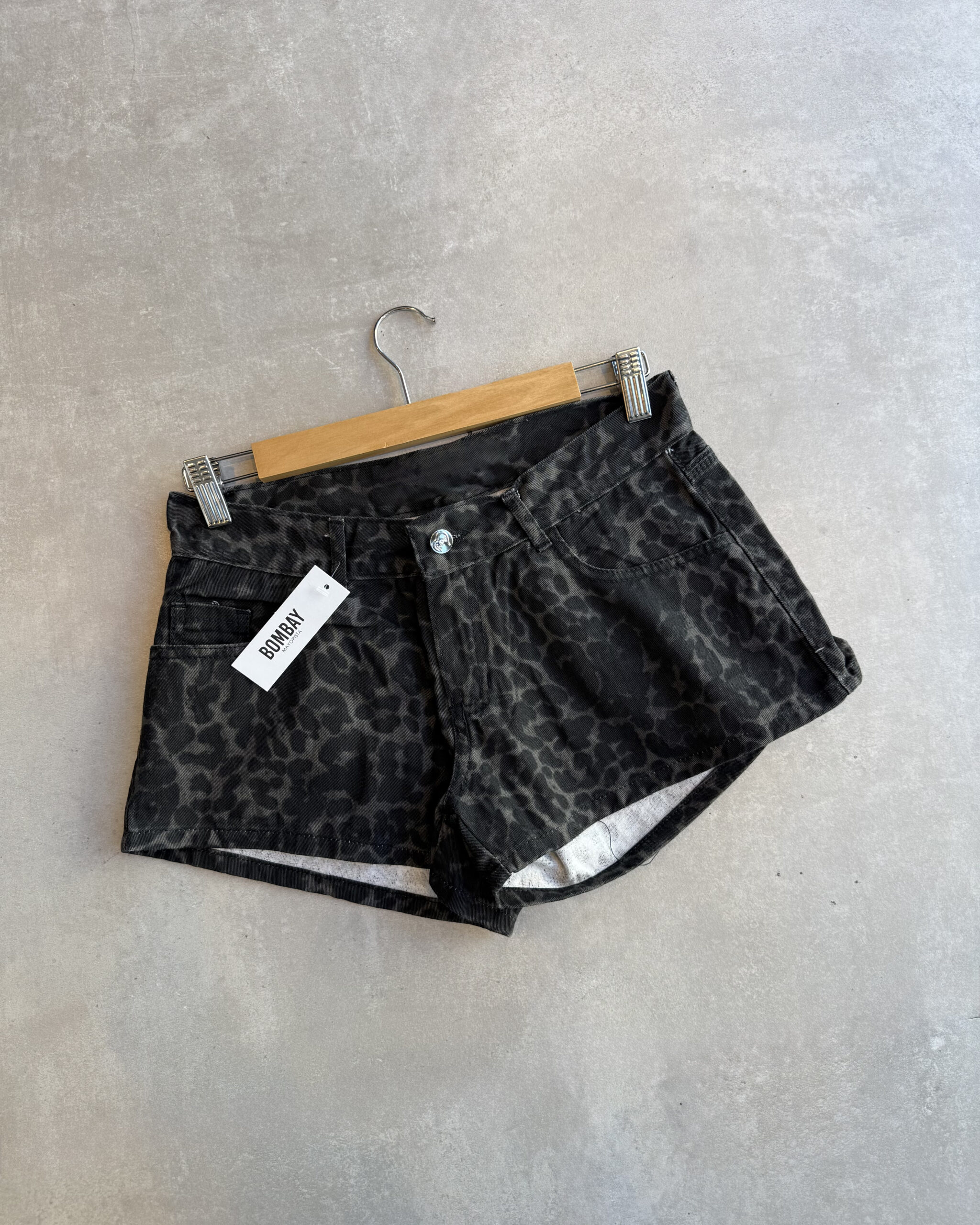 Short Animal Print Carsami - Bombay