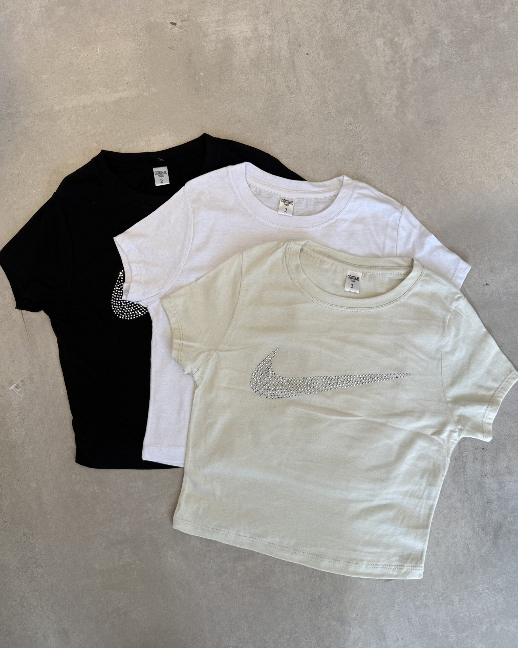 Remeras Logo Stras - Bombay