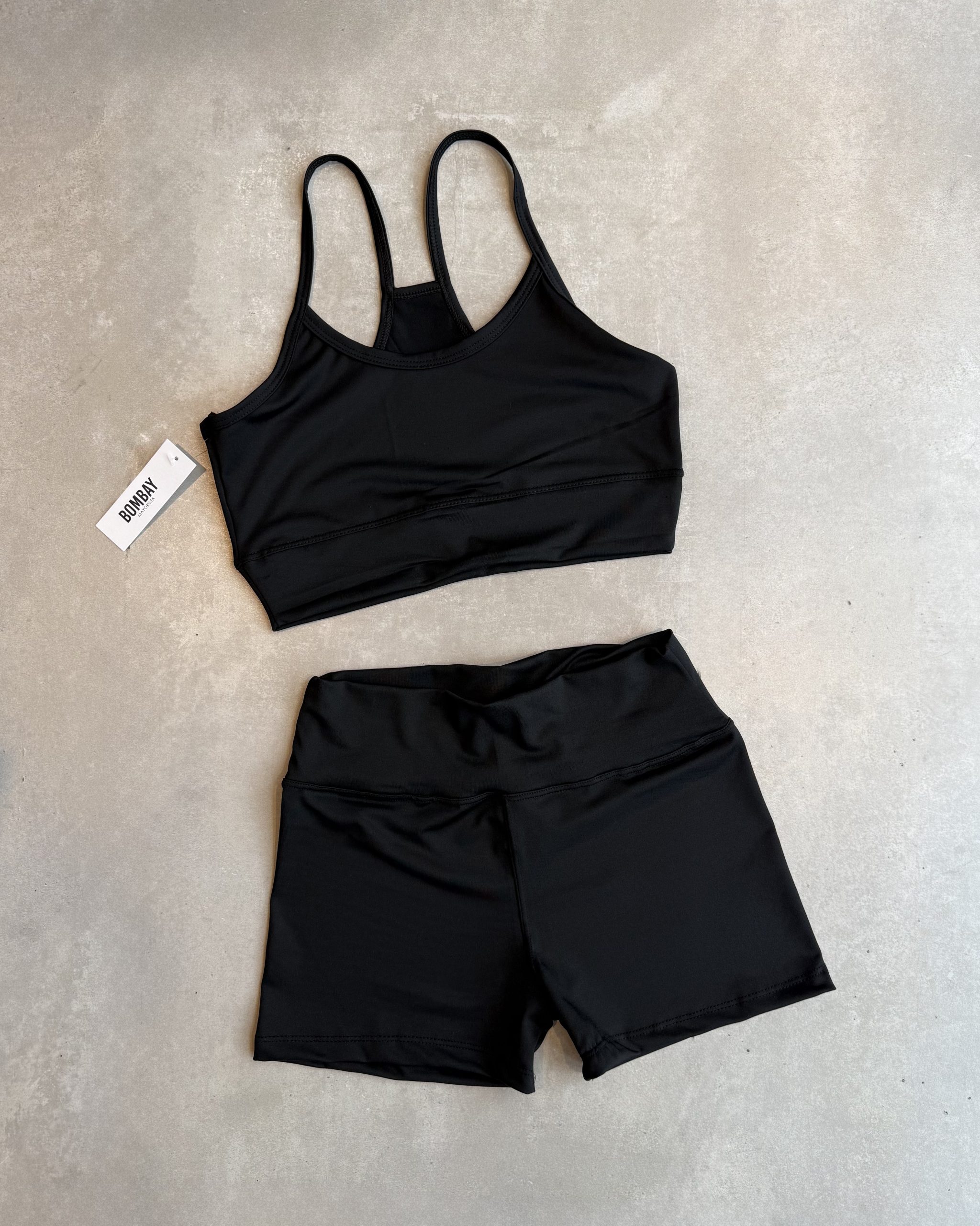 Conjunto Deportivo negro