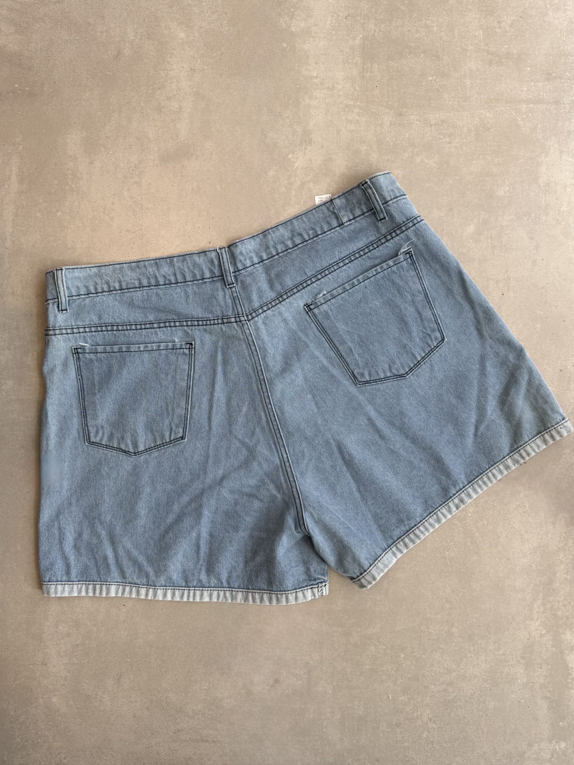 Alternative view of Short Esp con Stras